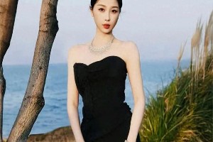 虞书欣性感写真曝光：大小姐气质碰撞时尚穿搭