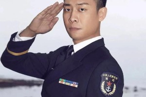 张译孙俪军旅生涯对比：从部队到演艺圈的转变