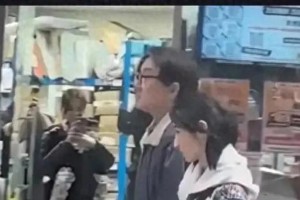 成龙张子枫主演《捕风追影》：悬疑动作片引爆期待