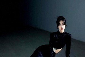 杨紫最新性感写真曝光，展现多面魅力