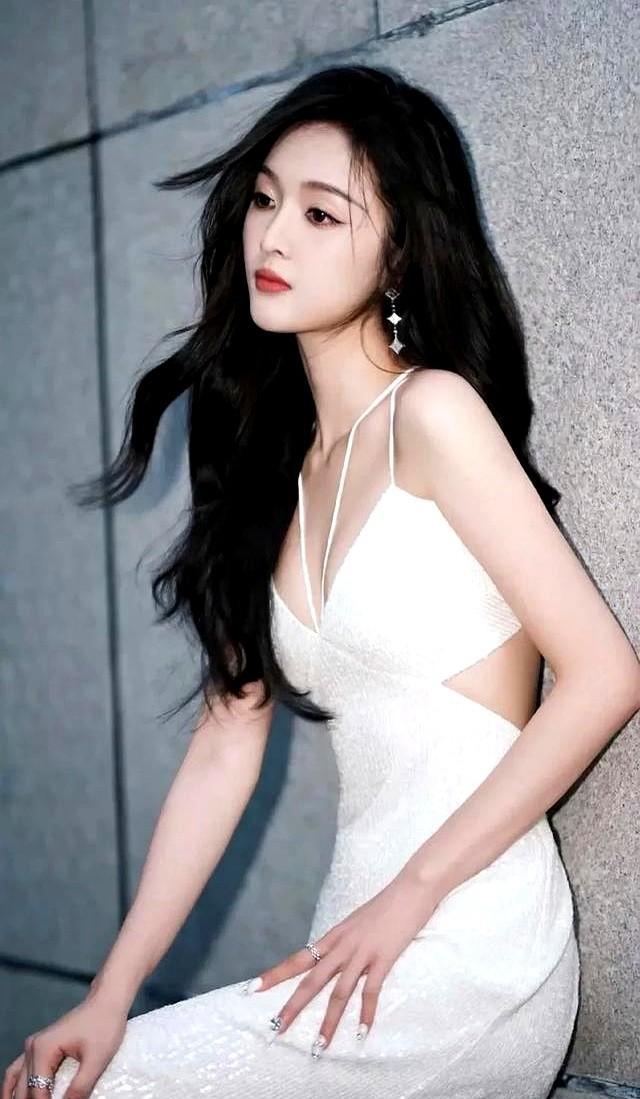 吴宣仪酷girl风格