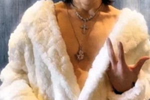 向佐杭州商演“鸡蛋饼”造型引爆网络热议