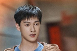 李昀锐童年照引爆怀旧潮，揭秘新剧《致1999年的自己》营销策略
