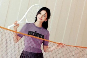 张婧仪最新写真曝光，展现优雅气质