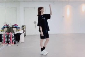 SNH48李艺彤：二次元爱豆的搞笑冲浪日常