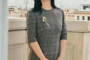 贾玲近照引热议：健康身材与真实自信